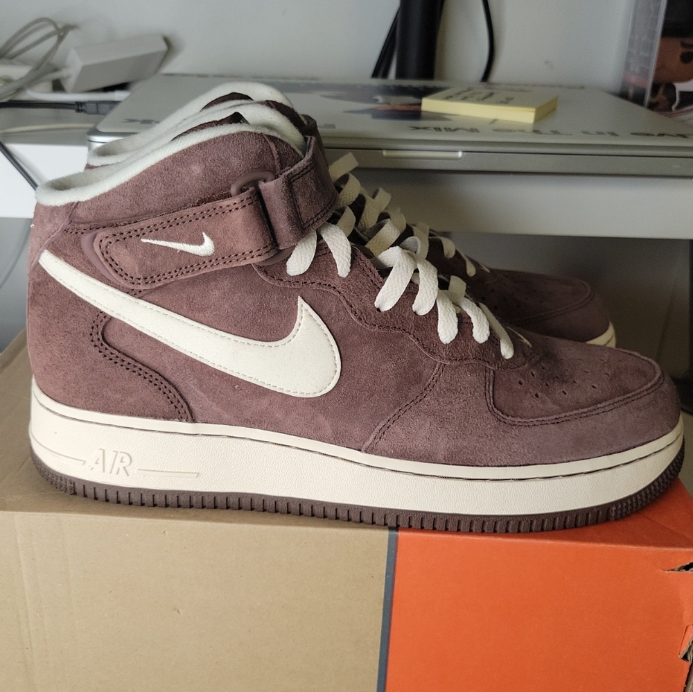 Nike Air Force 1 mid Chocolate size 10